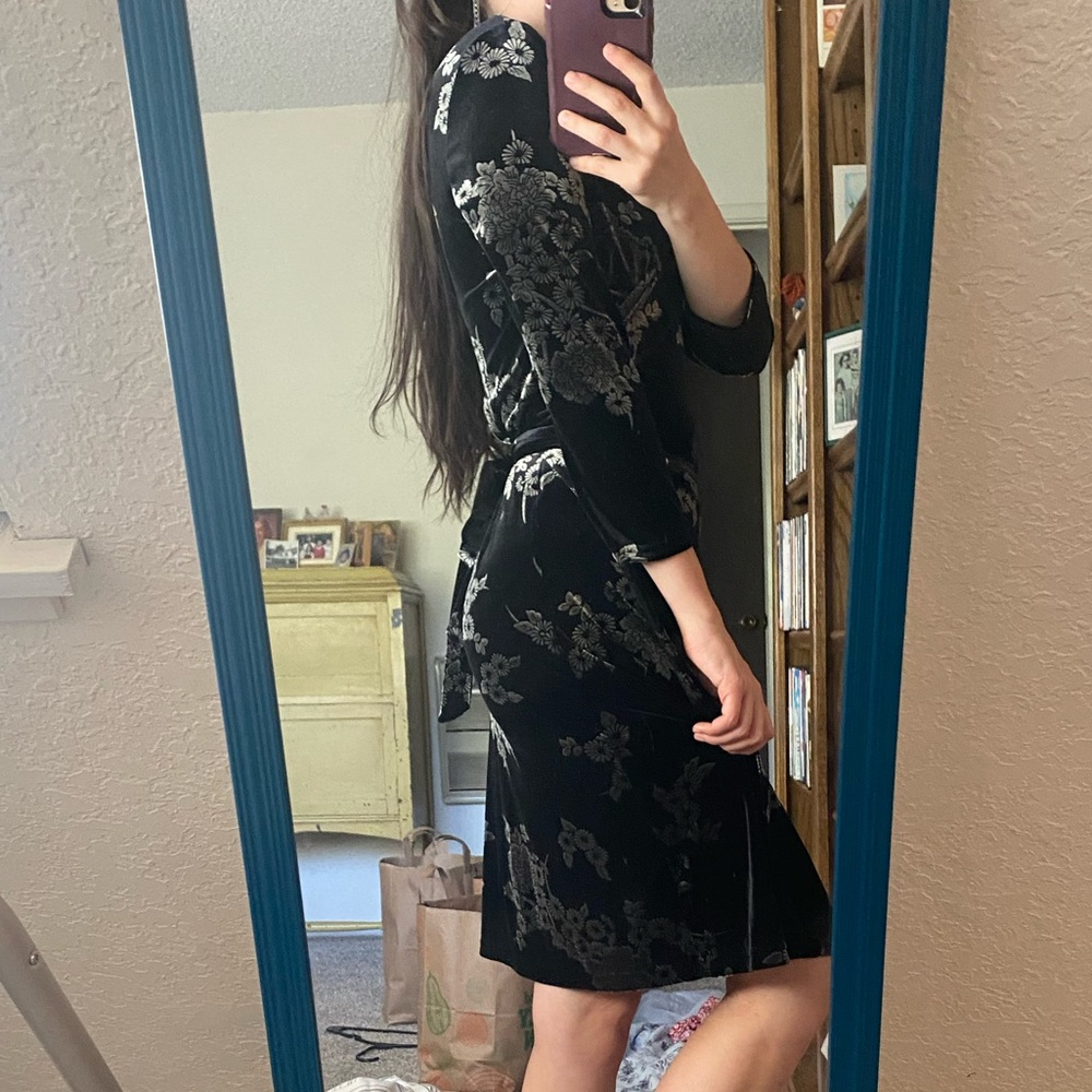 Dress - Picture 4 of 7